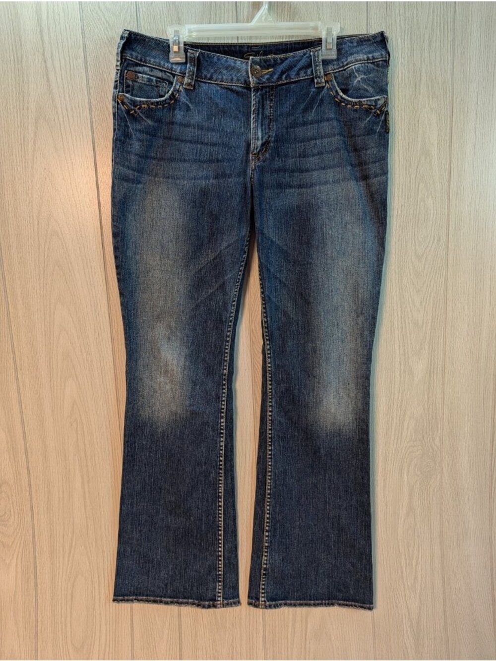 Silver Jean Women 34x34 Suki Surplus Distressed Embellish Boot Cut Western
